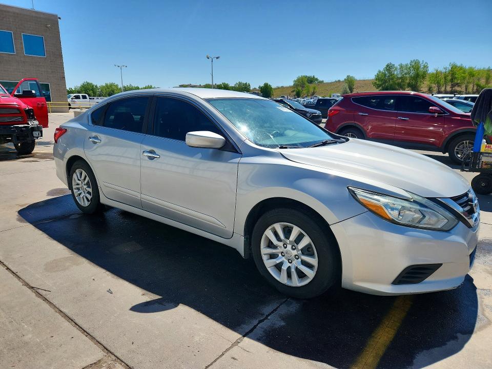 2017 Nissan Altima მანქანა იყიდება აუქციონზე, vin: 1N4AL3AP3HN324296, აუქციონის ნომერი: 59156746