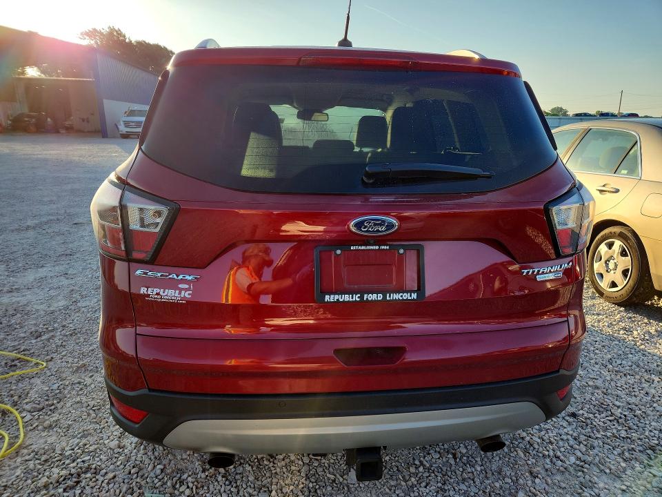 Продажа на аукционе авто 2017 Ford Escape, vin: 1FMCU9J97HUB88244, номер лота: 56093166