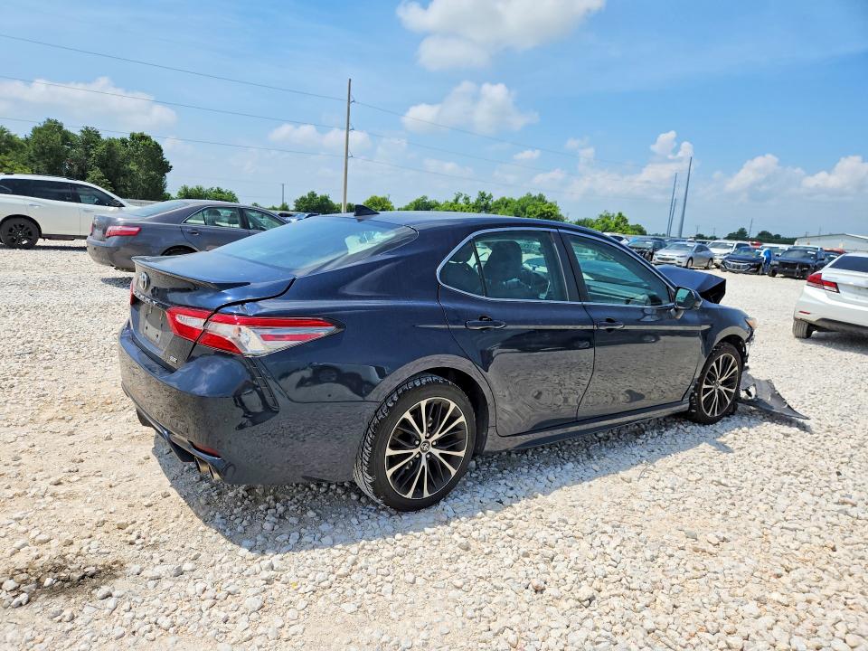 55850016 :رقم المزاد ، 4T1B11HK8KU759035 vin ، 2019 Toyota Camry مزاد بيع