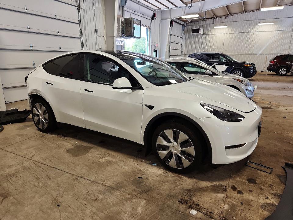 2024 Tesla Model Y მანქანა იყიდება აუქციონზე, vin: 7SAYGDEE1RA256009, აუქციონის ნომერი: 58473956