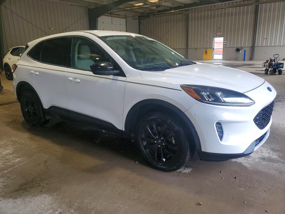 2020 Ford Escape მანქანა იყიდება აუქციონზე, vin: 1FMCU9BZ3LUB13404, აუქციონის ნომერი: 57391496