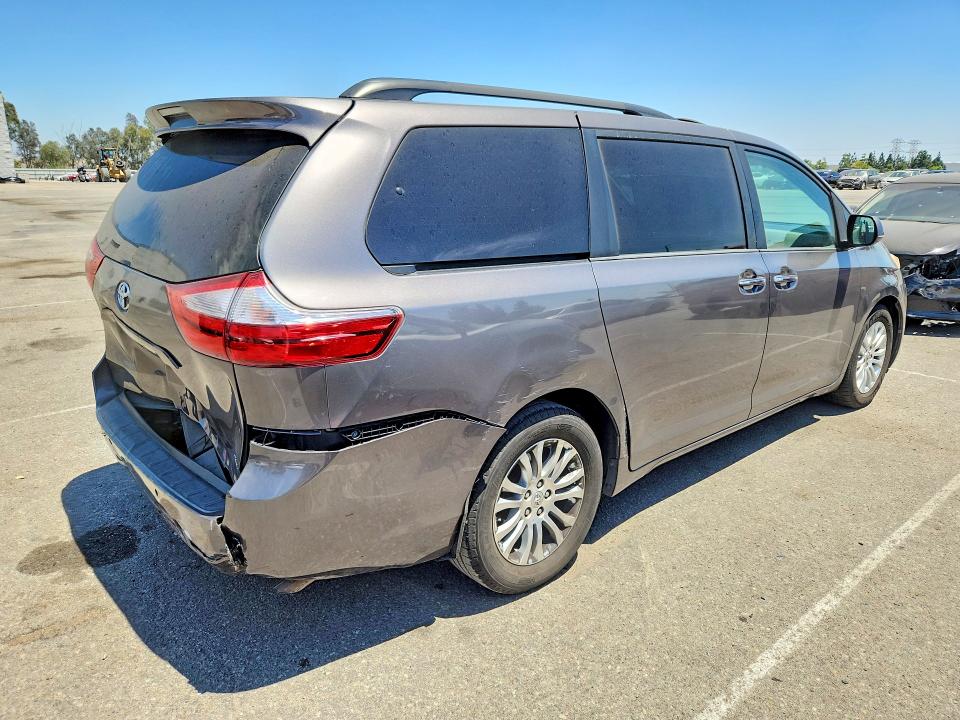 Продажа на аукционе авто 2017 Toyota Sienna, vin: 5TDYZ3DC7HS878676, номер лота: 59005006