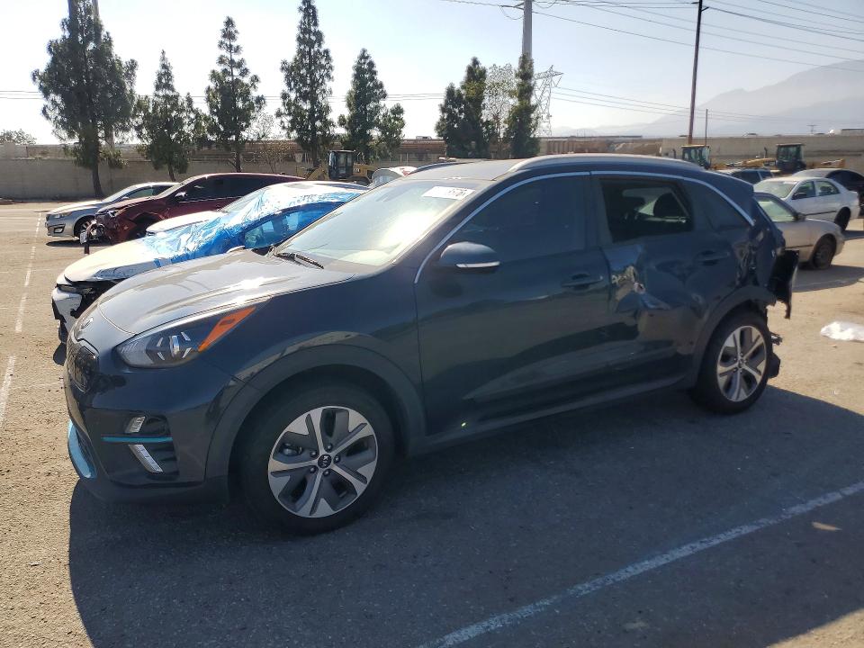 57883576 :رقم المزاد ، KNDCC3LG7M5103987 vin ، 2021 Kia Niro مزاد بيع