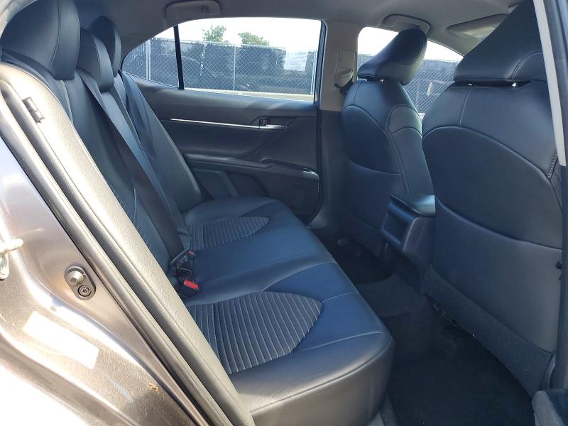 Auction sale of the 2018 Toyota Camry, vin: 4T1B11HK4JU043232, lot number: 58655426