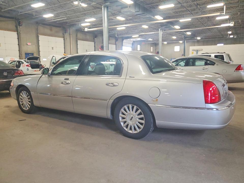 Продаж на аукціоні авто 2004 Lincoln Town Car, vin: 1LNHM83W34Y615599, номер лоту: 55376266