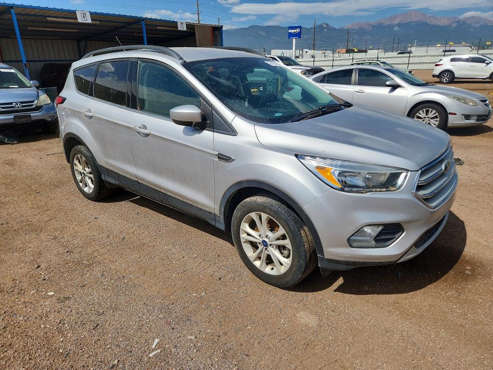 2018 Ford Escape მანქანა იყიდება აუქციონზე, vin: 1FMCU9GD2JUA73911, აუქციონის ნომერი: 56186136