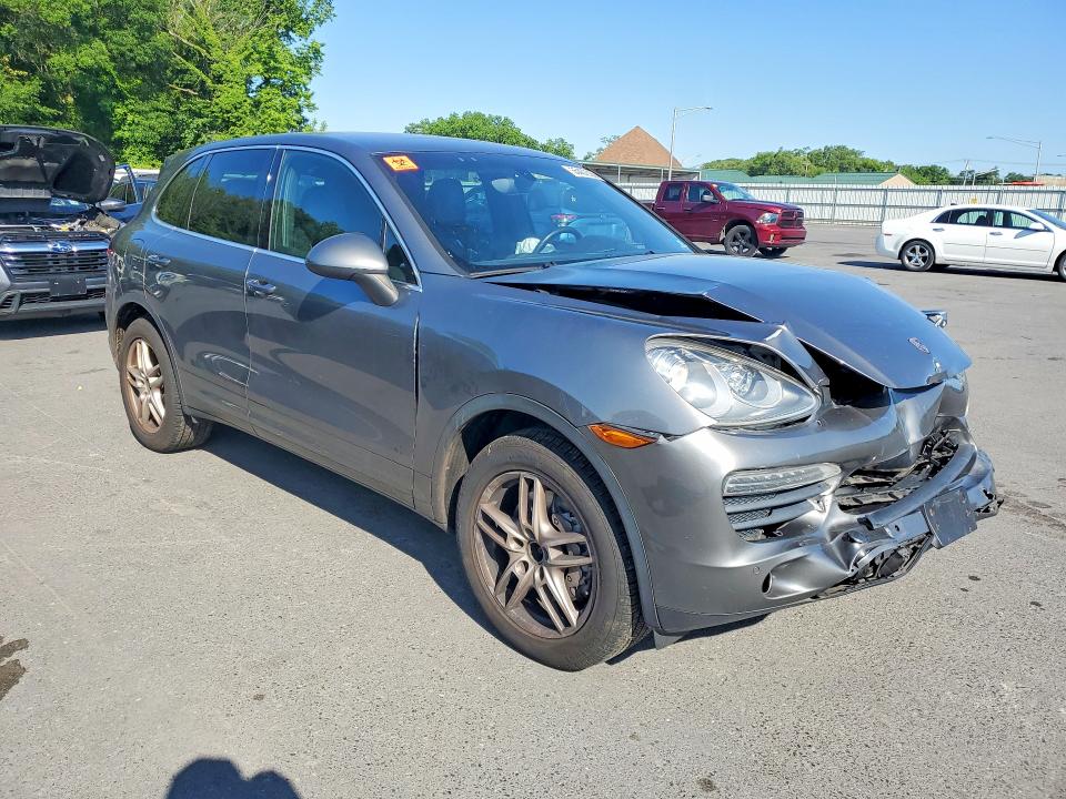 55402306 :رقم المزاد ، WP1AB2A25BLA51066 vin ، 2011 Porsche Cayenne مزاد بيع