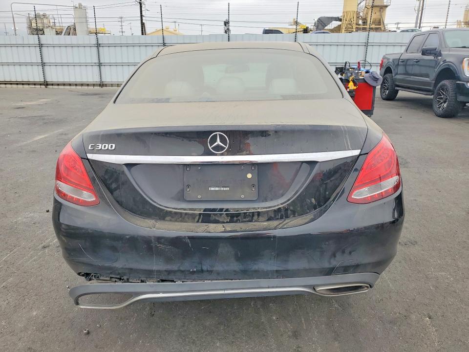 57631956 :رقم المزاد ، 55SWF4JBXJU273402 vin ، 2018 Mercedes-benz C مزاد بيع