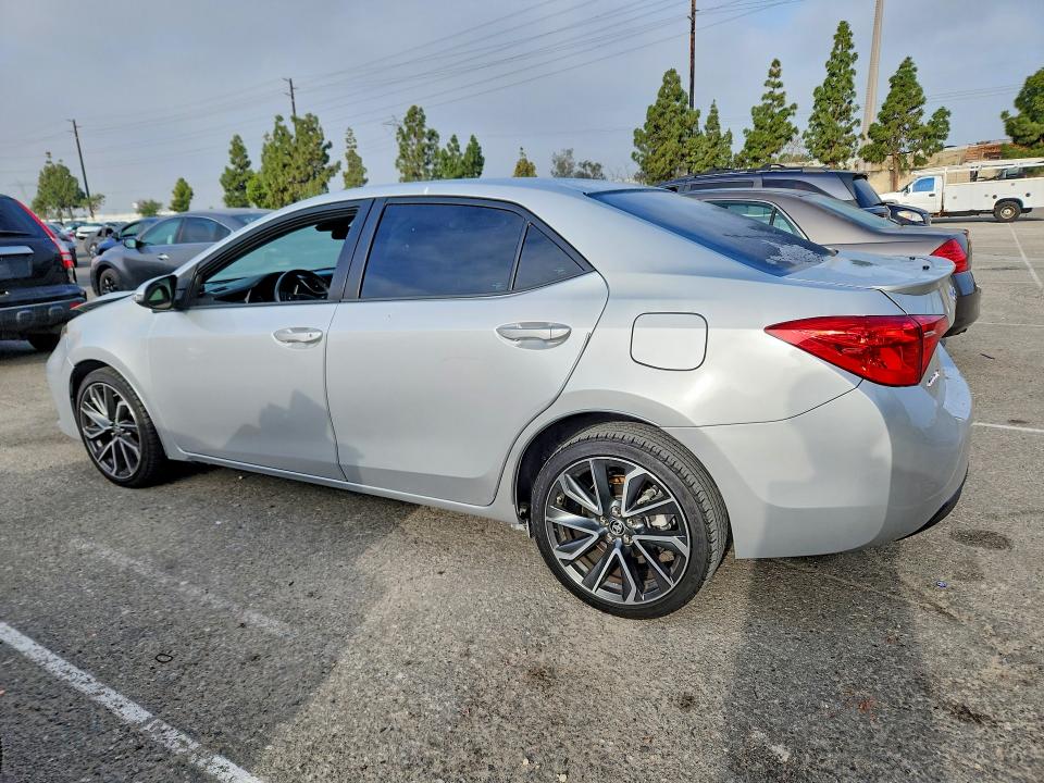 55466296 :رقم المزاد ، 2T1BURHE1JC996790 vin ، 2018 Toyota Corolla مزاد بيع