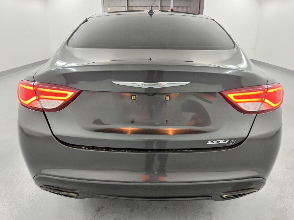 55527586 :رقم المزاد ، 1C3CCCBB9GN175613 vin ، 2016 Chrysler 200 مزاد بيع