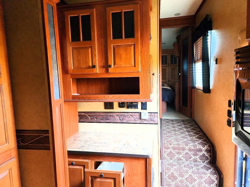 Продажа на аукционе авто 2013 Jayco Pinnacle, vin: 1UJCJ0BV4D1RC0079, номер лота: 57517426
