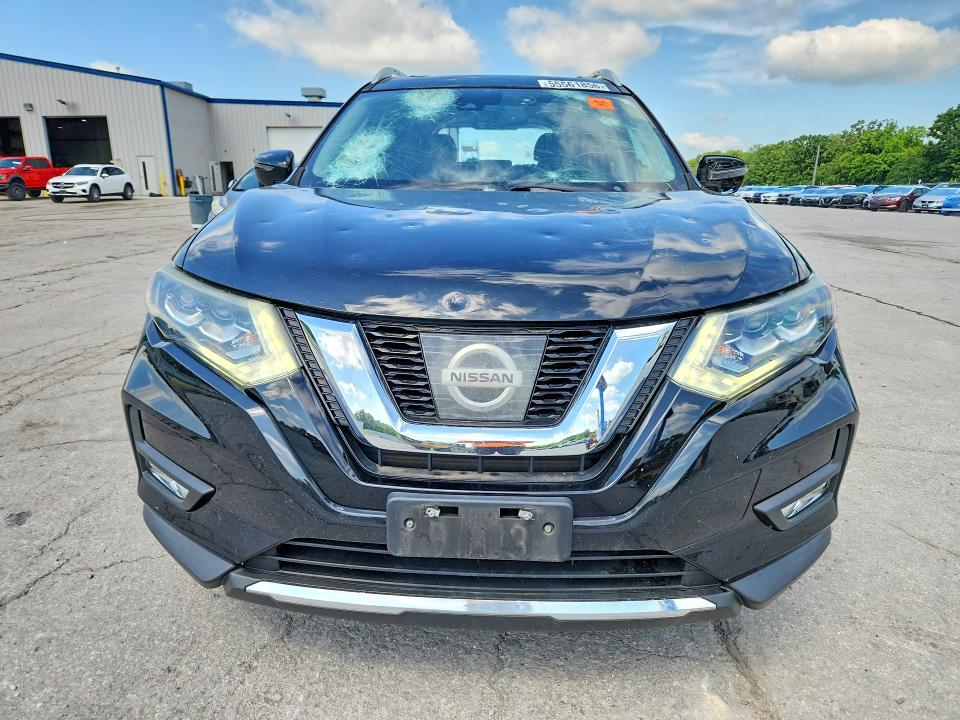2017 Nissan Rogue მანქანა იყიდება აუქციონზე, vin: 5N1AT2MT5HC818955, აუქციონის ნომერი: 55561856