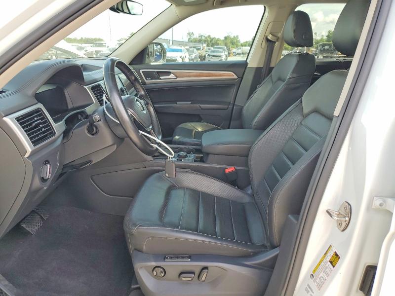 56833046 :رقم المزاد ، 1V2NR2CA1JC561558 vin ، 2018 Volkswagen Atlas مزاد بيع