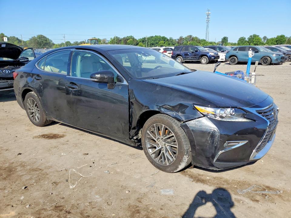 55138606 :رقم المزاد ، 58ABK1GG5JU085458 vin ، 2018 Lexus Es مزاد بيع
