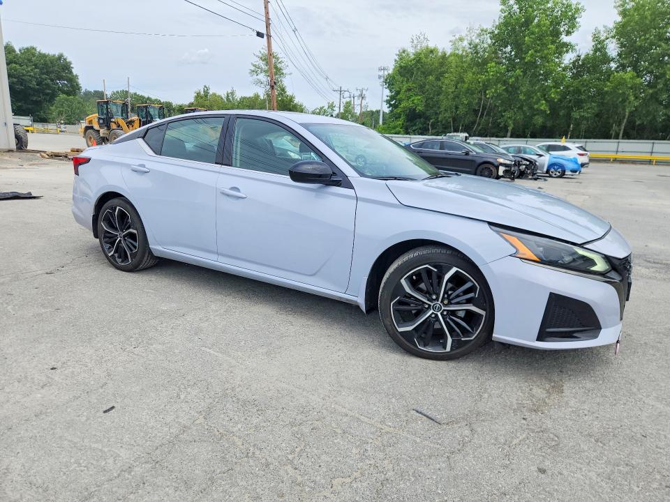 58264216 :رقم المزاد ، 1N4BL4CV3PN373857 vin ، 2023 Nissan Altima مزاد بيع
