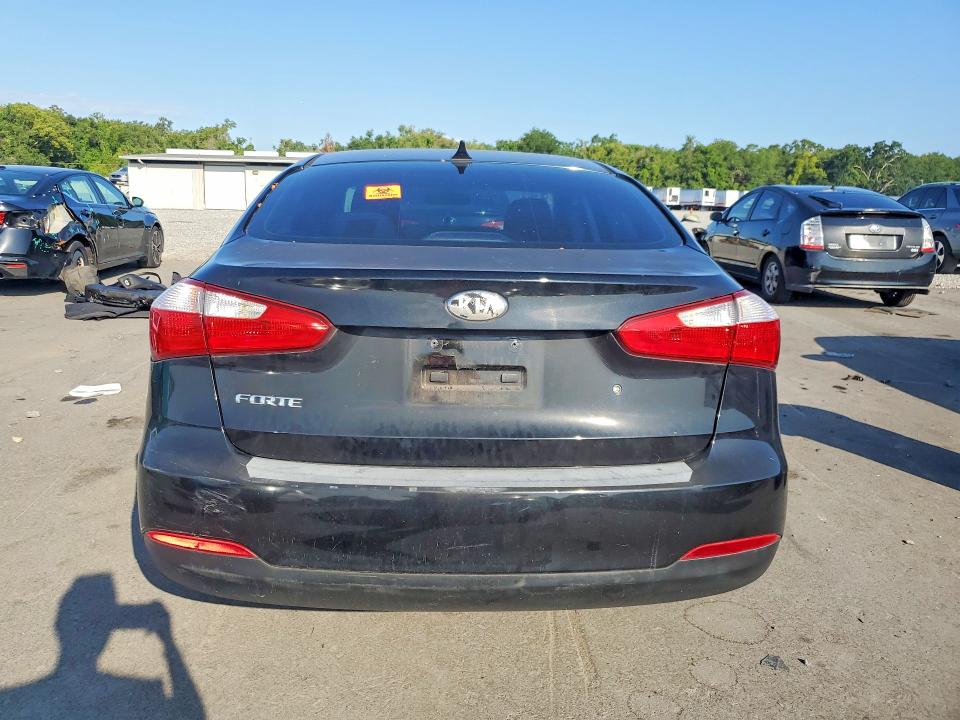 2015 Kia Forte მანქანა იყიდება აუქციონზე, vin: KNAFK4A68F5257690, აუქციონის ნომერი: 57168176