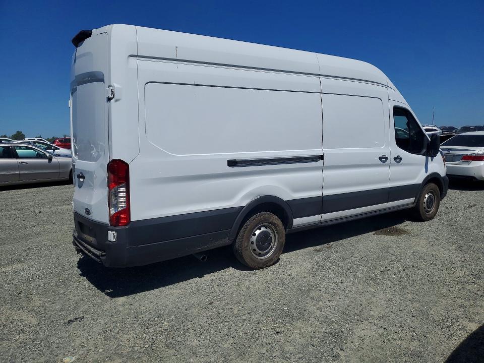 55821046 :رقم المزاد ، 1FTBW3X85NKA17781 vin ، 2022 Ford Transit مزاد بيع