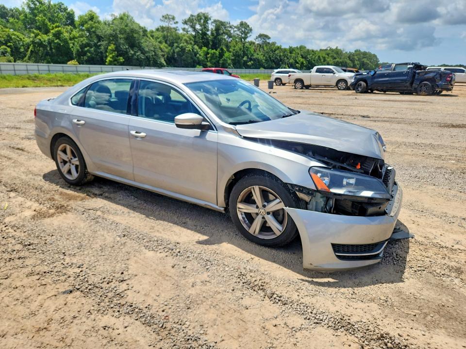 55043106 :رقم المزاد ، 1VWBP7A34DC023384 vin ، 2013 Volkswagen Passat مزاد بيع