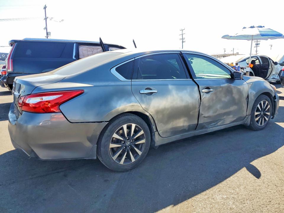 58728036 :رقم المزاد ، 1N4AL3AP9HC492598 vin ، 2017 Nissan Altima مزاد بيع