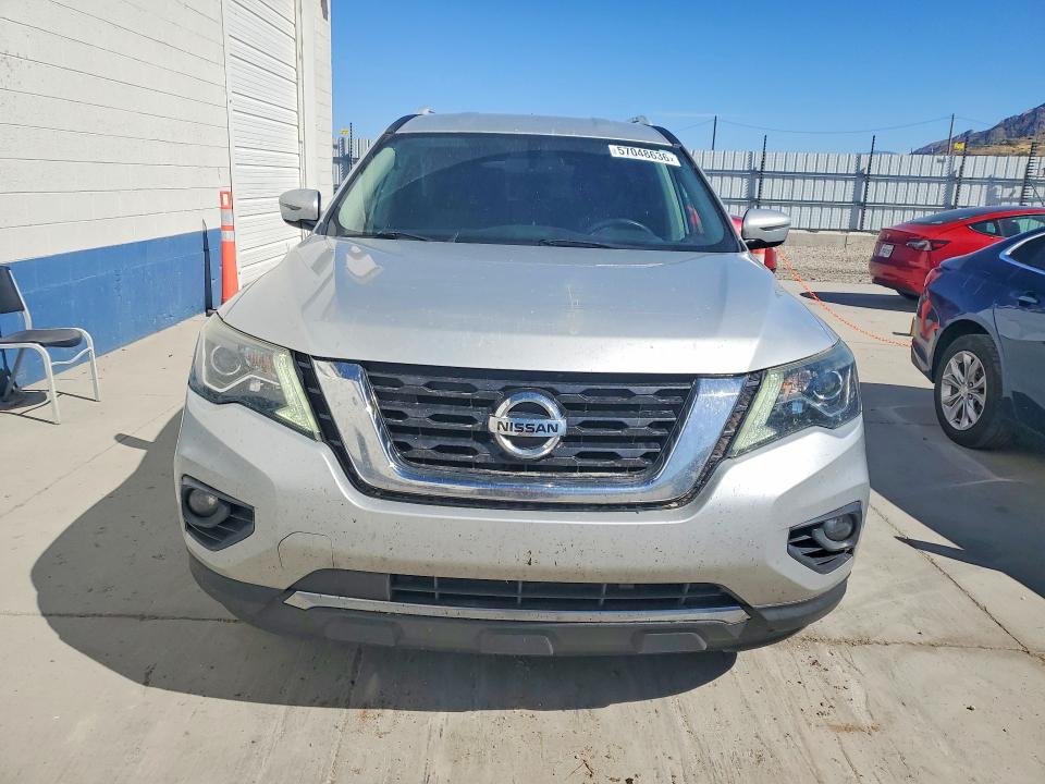 57048636 :رقم المزاد ، 5N1DR2MM8HC682227 vin ، 2017 Nissan Pathfinder مزاد بيع
