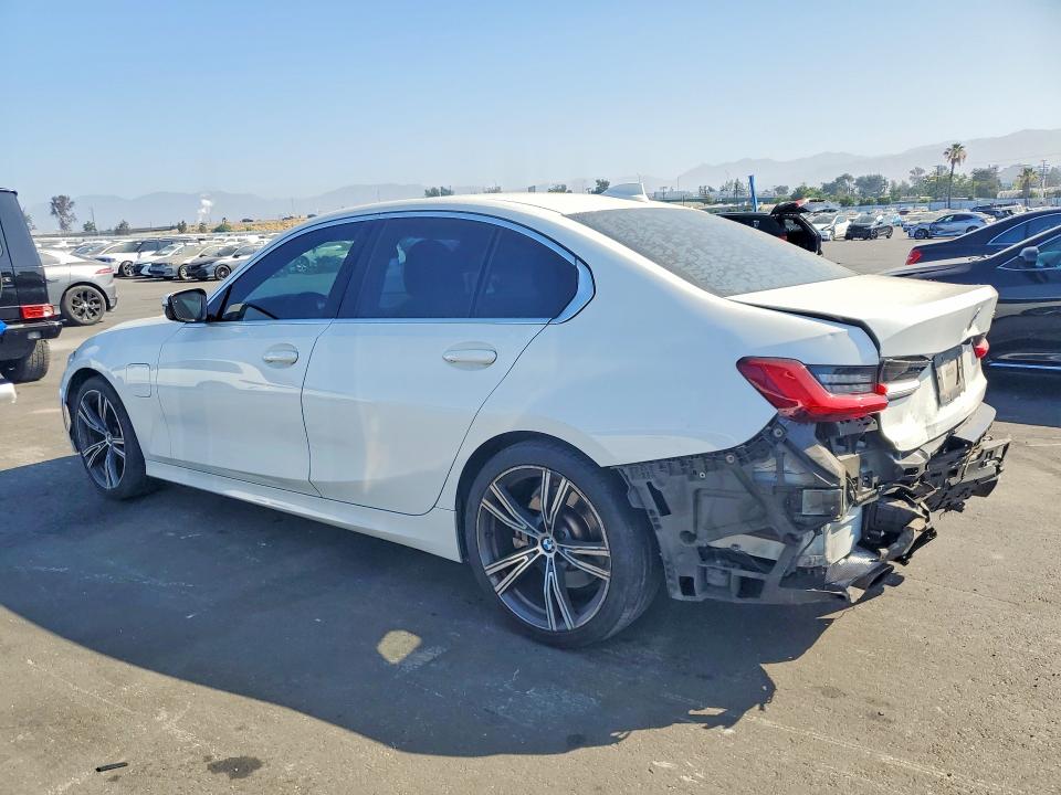 58133616 :رقم المزاد ، 3MW5P7J01M8C11435 vin ، 2021 Bmw 330e مزاد بيع