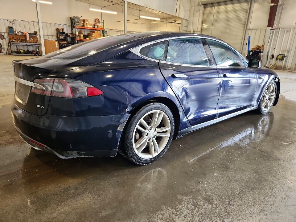 Продаж на аукціоні авто 2015 Tesla Model S, vin: 5YJSA1H29FFP74792, номер лоту: 58639766