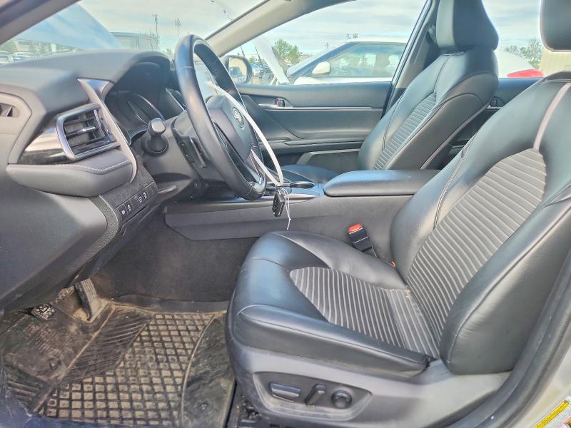 57157826 :رقم المزاد ، 4T1G11AK6MU612361 vin ، 2021 Toyota Camry مزاد بيع