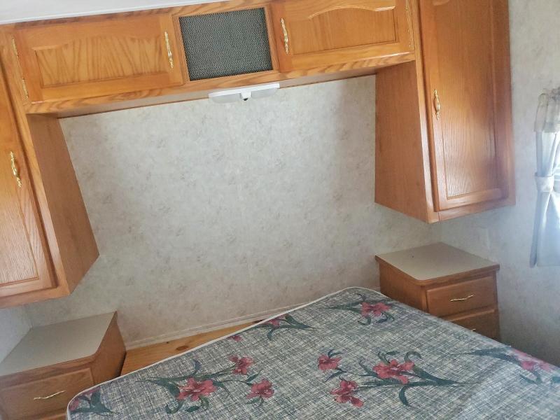 56609616 :رقم المزاد ، 4X4TWDE244Y232972 vin ، 2004 Forest River Wildwood Towables مزاد بيع