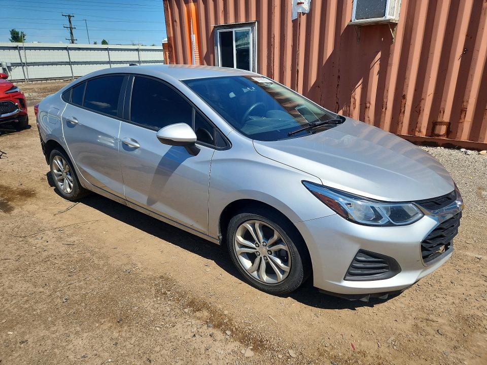 57385316 :رقم المزاد ، 1G1BC5SM6K7152042 vin ، 2019 Chevrolet Cruze مزاد بيع