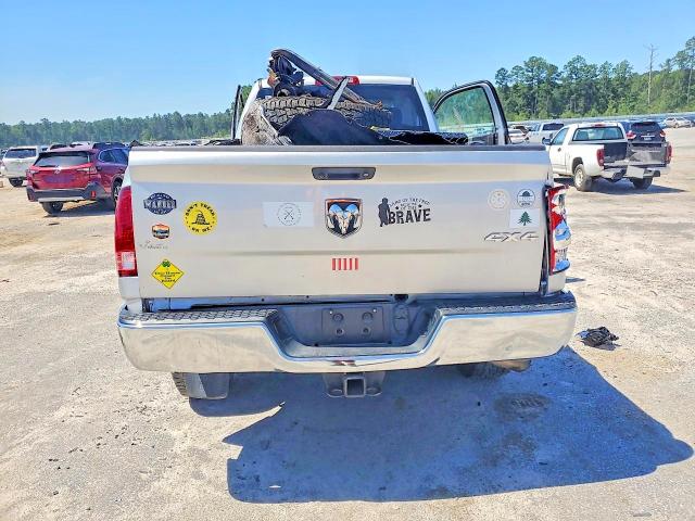 56063516 :رقم المزاد ، 3C6MR5AJ5JG221321 vin ، 2018 Ram 2500 مزاد بيع
