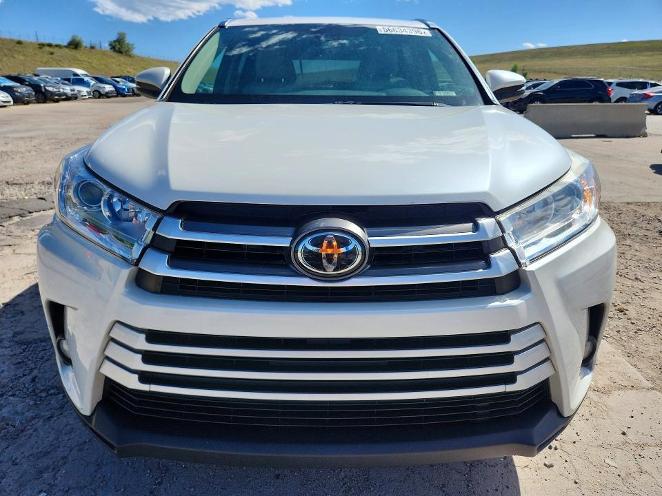 2017 Toyota Highlander მანქანა იყიდება აუქციონზე, vin: 5TDJZRFH0HS382731, აუქციონის ნომერი: 56634396