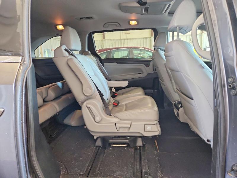 58696306 :رقم المزاد ، 5FNRL6H89JB098847 vin ، 2018 Honda Odyssey مزاد بيع