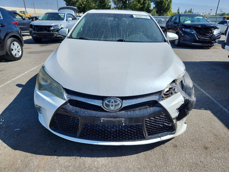 56367176 :رقم المزاد ، 4T1BF1FK3FU950663 vin ، 2015 Toyota Camry مزاد بيع