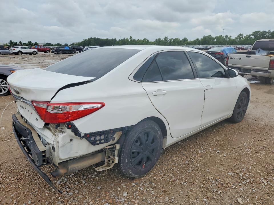 57318356 :رقم المزاد ، 4T4BF1FK6FR457646 vin ، 2015 Toyota Camry مزاد بيع