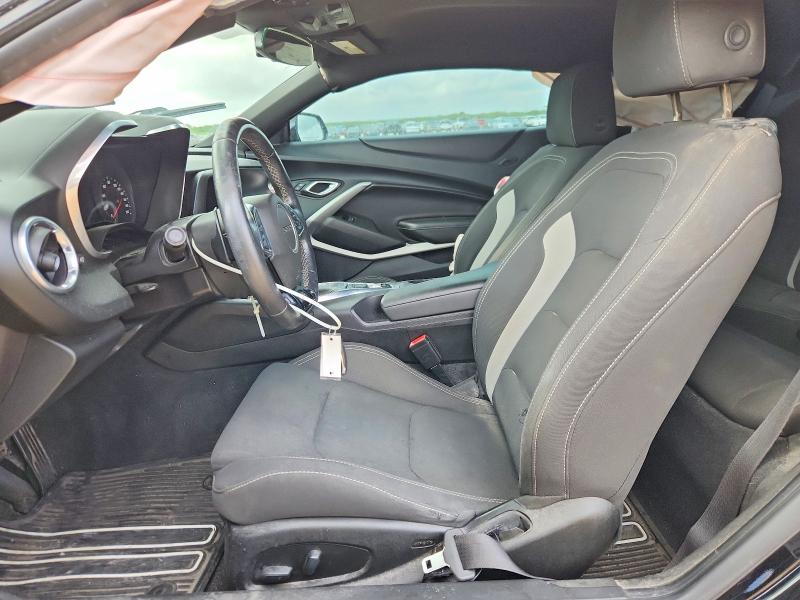 56692676 :رقم المزاد ، 1G1FE1R73J0123044 vin ، 2018 Chevrolet Camaro مزاد بيع