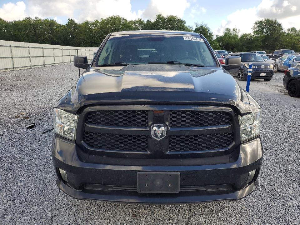 56260446 :رقم المزاد ، 1C6RR7FGXJS269212 vin ، 2018 Ram 1500 مزاد بيع