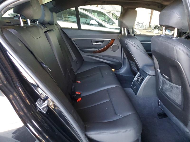 56120356 :رقم المزاد ، WBA8B9G5XHNU51855 vin ، 2017 Bmw 330 مزاد بيع