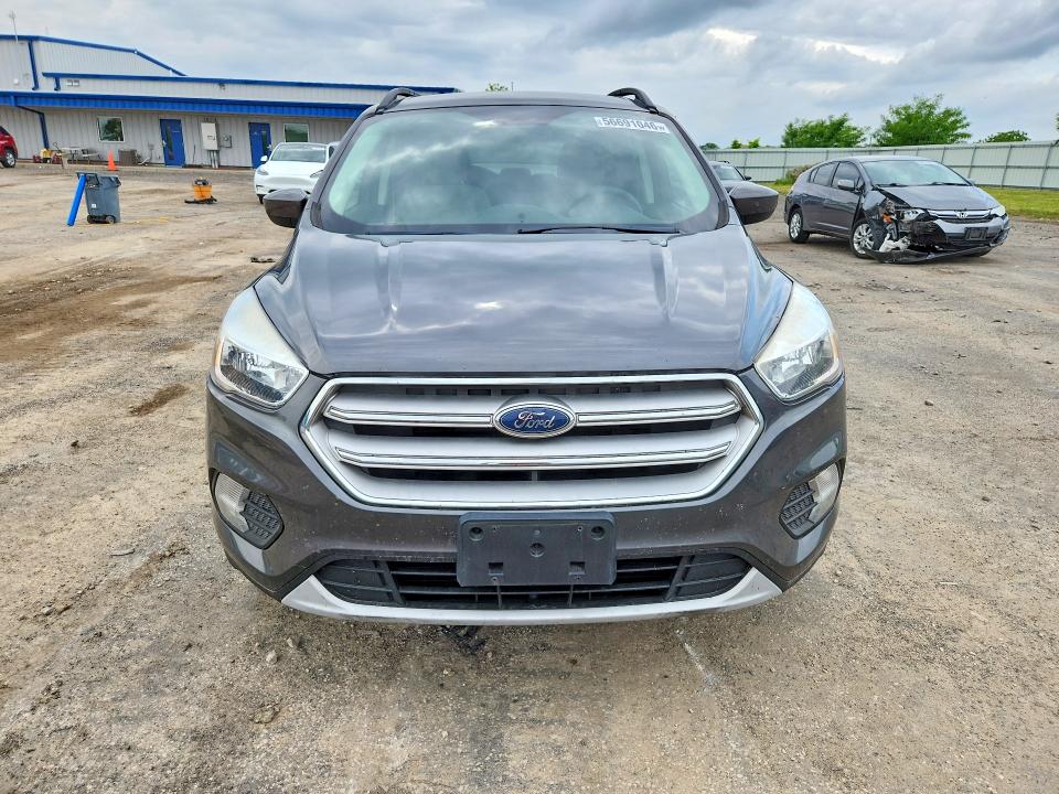 56691046 :رقم المزاد ، 1FMCU0GDXJUD07126 vin ، 2018 Ford Escape مزاد بيع