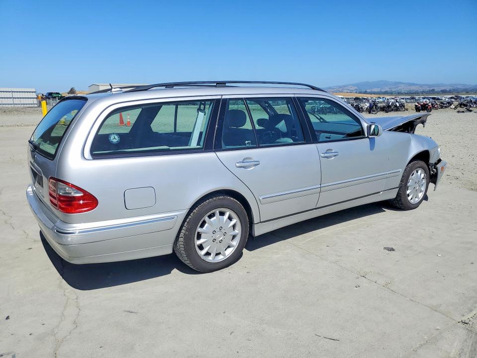 57387056 :رقم المزاد ، WDBJH82J21X051038 vin ، 2001 Mercedes-benz E مزاد بيع