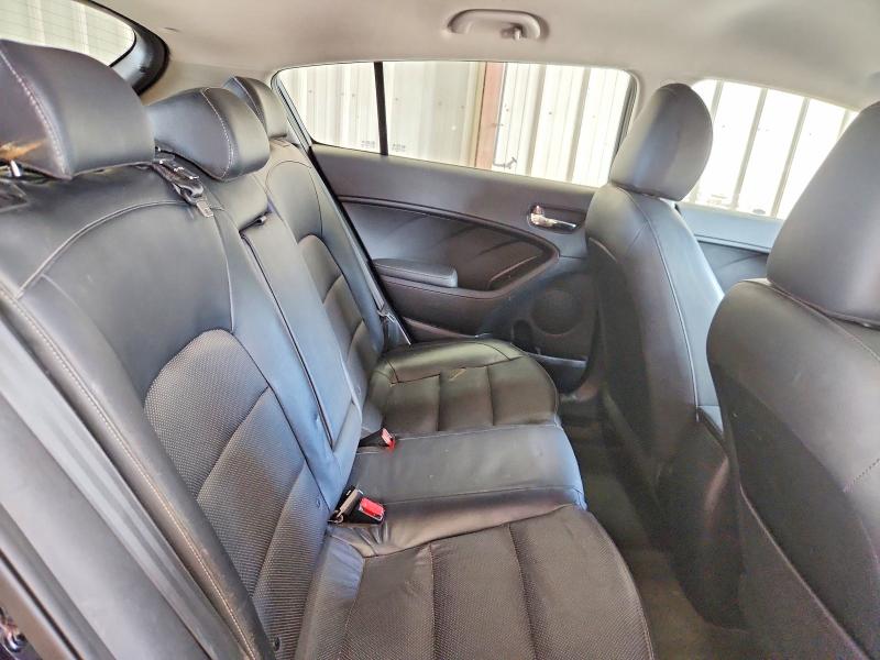 2017 Kia Forte მანქანა იყიდება აუქციონზე, vin: KNAFX5A83H5725952, აუქციონის ნომერი: 58822286