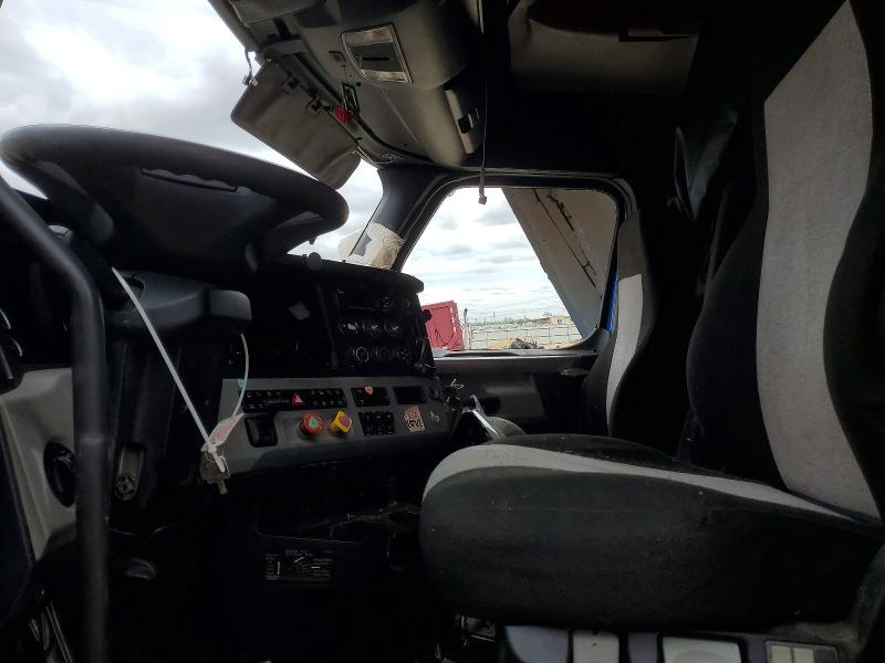 Продажа на аукционе авто 2020 Freightliner Cascadia 126, vin: 3AKJHHDR3LSLR1231, номер лота: 55724956