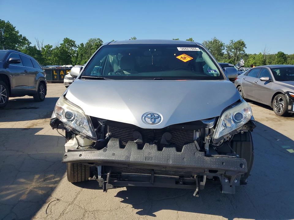 56827866 :رقم المزاد ، 5TDJK3DCXGS137071 vin ، 2016 Toyota Sienna مزاد بيع