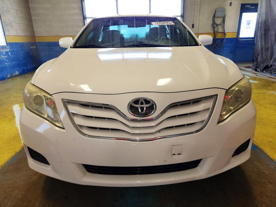 58453346 :رقم المزاد ، 4T1BF3EKXAU570886 vin ، 2010 Toyota Camry مزاد بيع