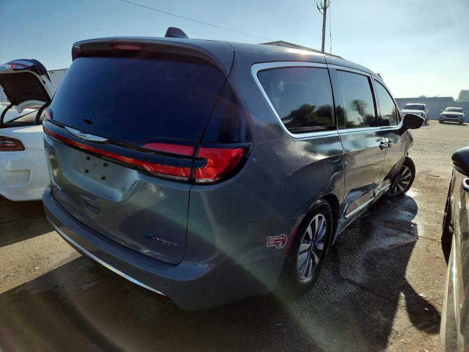 Продажа на аукционе авто 2023 Chrysler Pacifica, vin: 2C4RC1S74PR614810, номер лота: 55806176