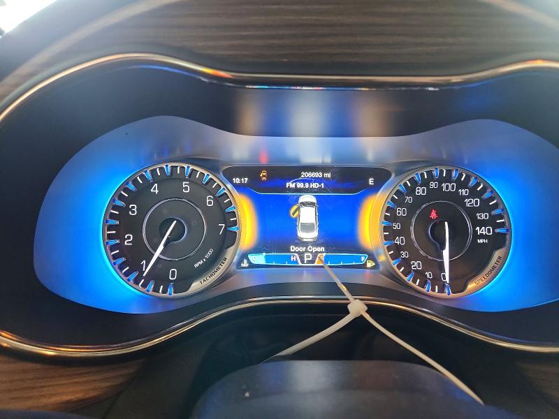 57608486 :رقم المزاد ، 1C3CCCCG5FN565438 vin ، 2015 Chrysler 200 مزاد بيع