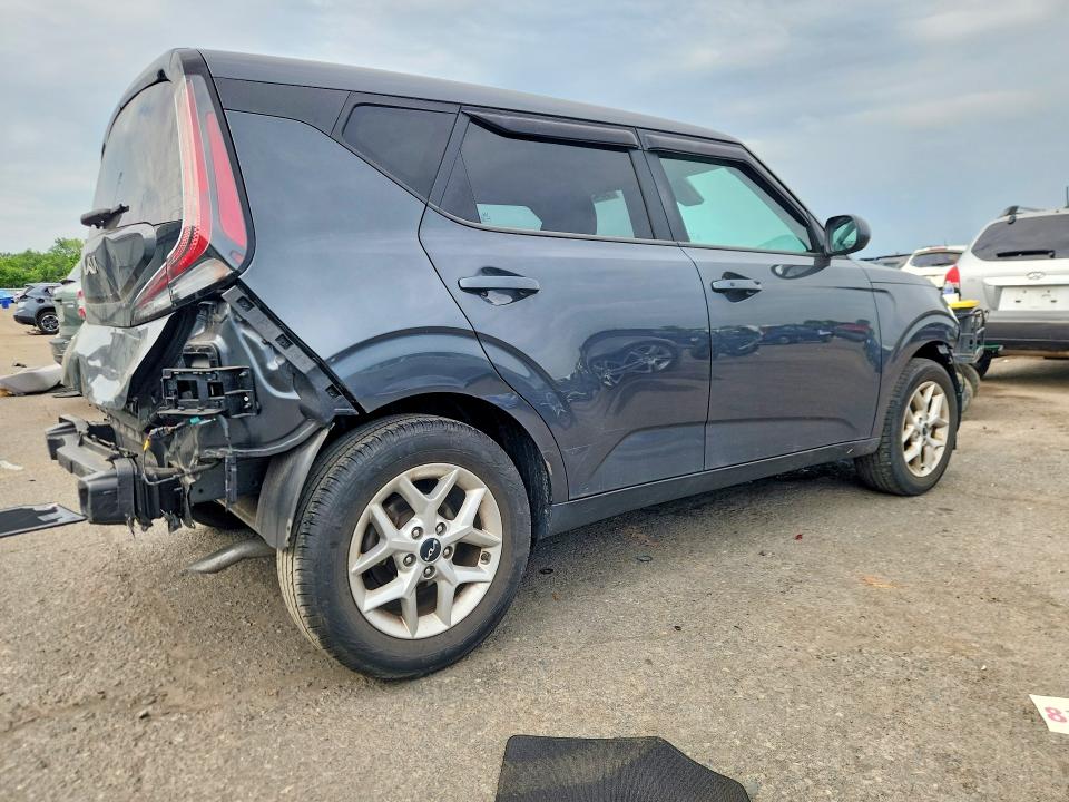 2023 Kia Soul მანქანა იყიდება აუქციონზე, vin: KNDJ23AU5P7879627, აუქციონის ნომერი: 56435646