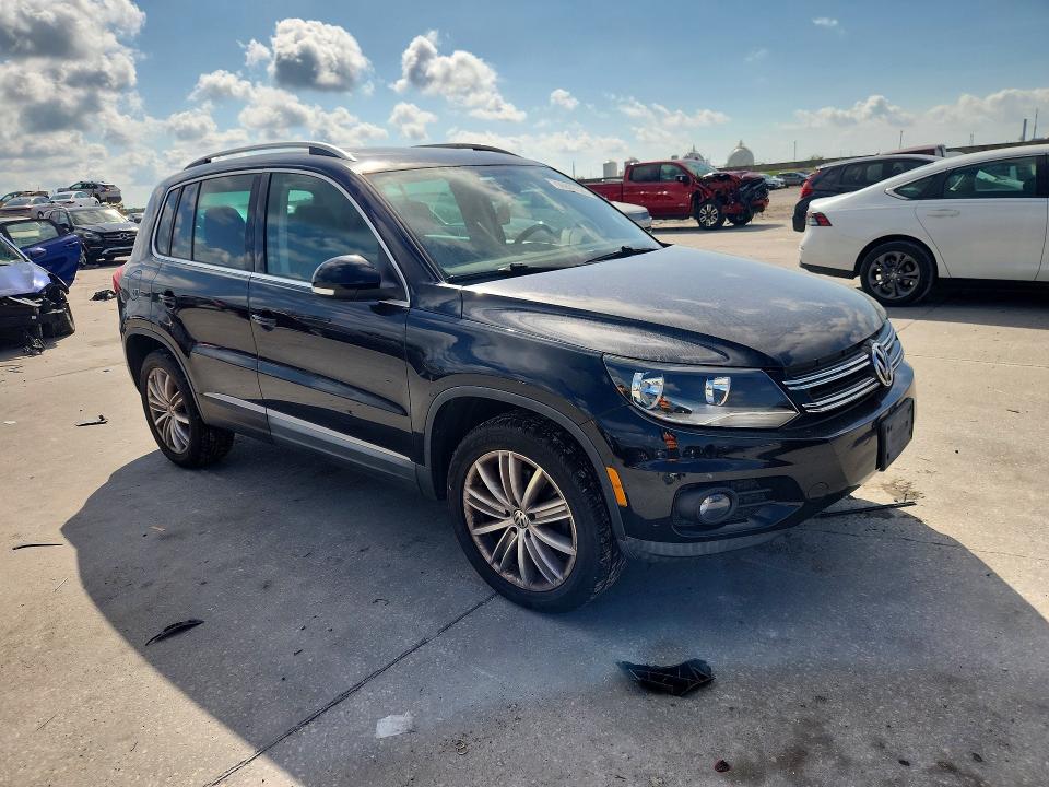 56807326 :رقم المزاد ، WVGBV3AX0EW534591 vin ، 2014 Volkswagen Tiguan مزاد بيع