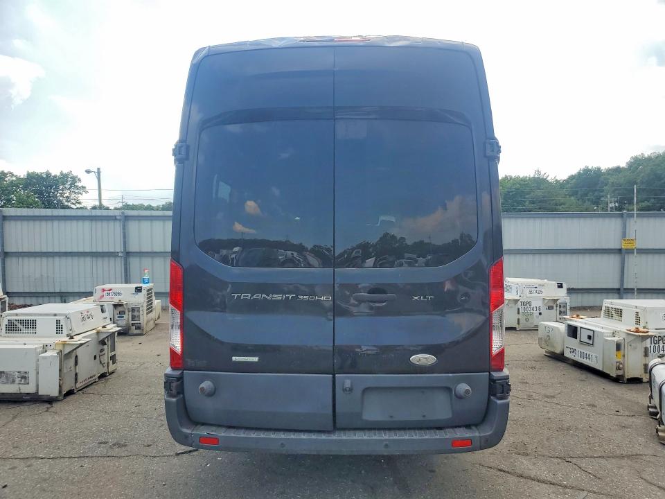 57317876 :رقم المزاد ، 1FBVU4XG2FKA74901 vin ، 2015 Ford Transit مزاد بيع