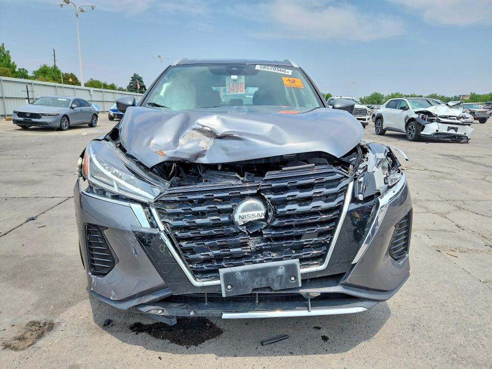 58520566 :رقم المزاد ، 3N1CP5CV8ML512355 vin ، 2021 Nissan Kicks مزاد بيع