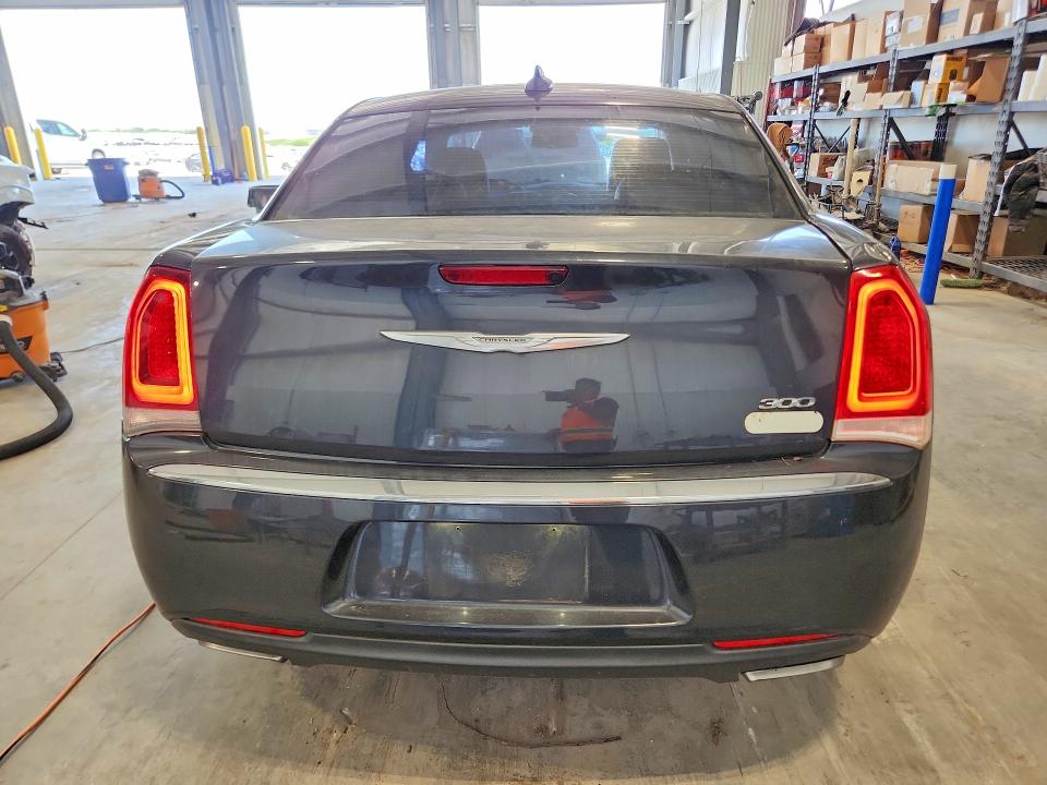 56644616 :رقم المزاد ، 2C3CCAAGXFH881899 vin ، 2015 Chrysler 300 مزاد بيع